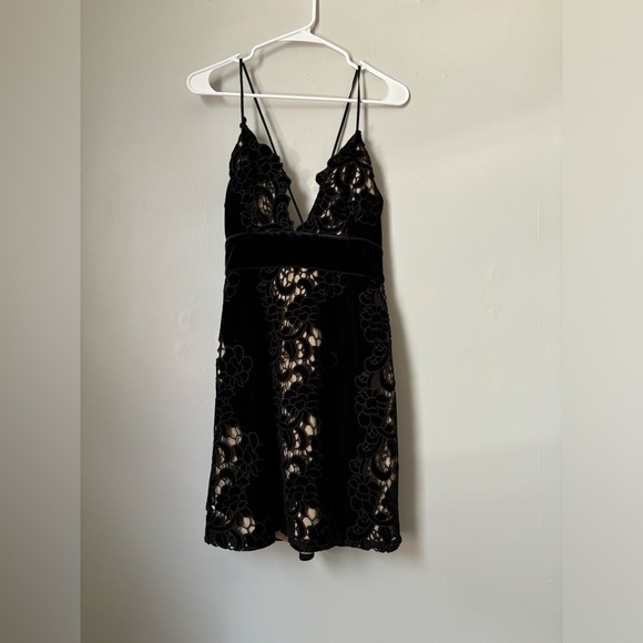 SAYLOR x Free People Velvet Dress size Large - Picture 3 of 5